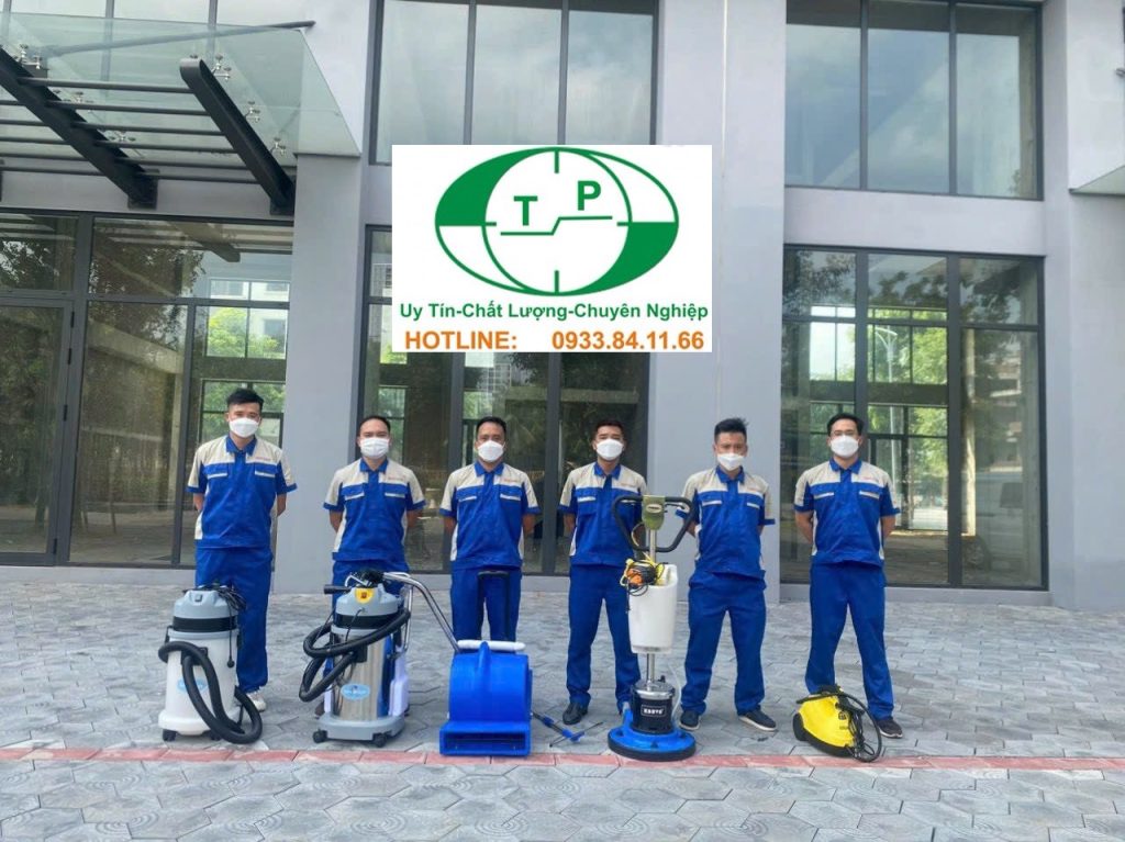 Đội ngũ nhân viên công ty vệ sinh công nghiệp thịnh phát tại tphcm uy tín và chuyên nghiệp