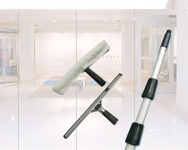 Mách bạn mẹo giúp lau kính sạch, nhanh, không bị mờ